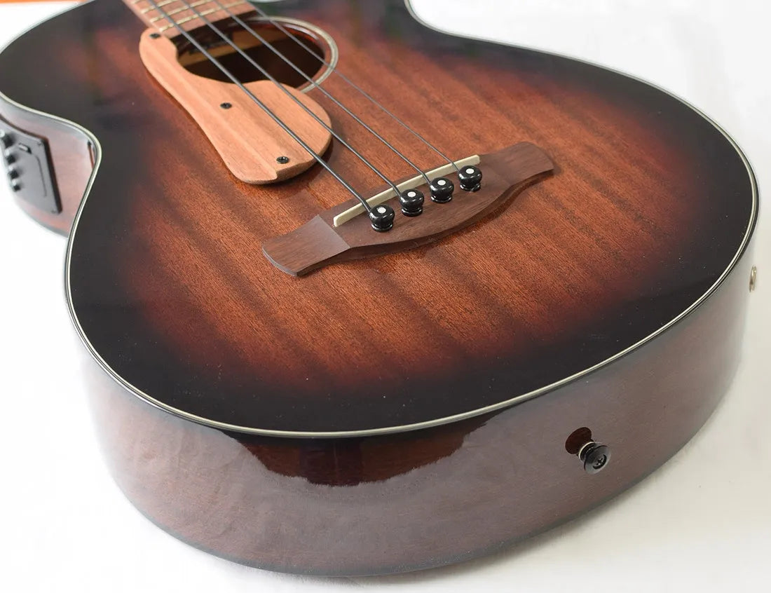 Bajo Electroacústico Ibanez AEGB24EMHS Mahogany Sunburst High Gloss de 4 Cuerdas con Afinador Integrado